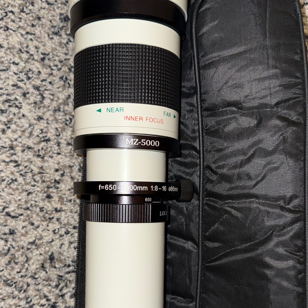 White and Black Telephoto Camera Lens - Picture 5 of 7